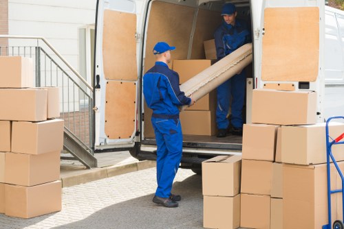 Low-carbon van and sorted recycling items for a sustainable move in Eelpieisland