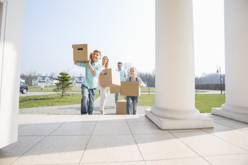 Small local moving service helping with bulky items in Eelpieisland
